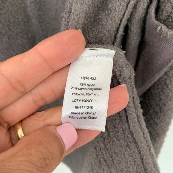BAREFOOT DREAMS CozyChic Lite cardigan gray color M. - Picture 7 of 12